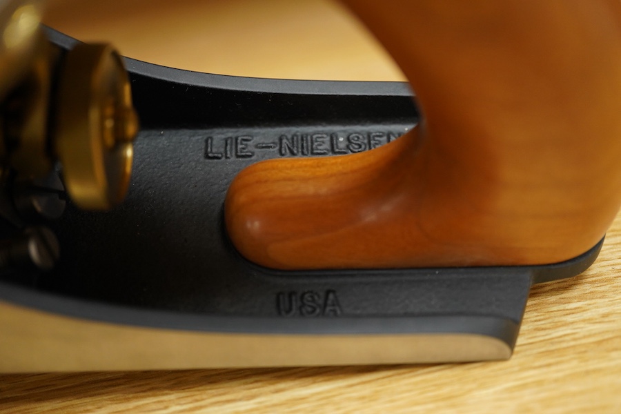 A Lie-Nielsen Toolworks No.4 smoothing plane
